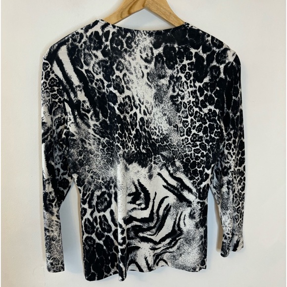 Cache VTG Black and White Animal Print Twist Front Top - Picture 7 of 10